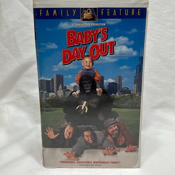 Baby’s Day Out VHS - Picture 1 of 11